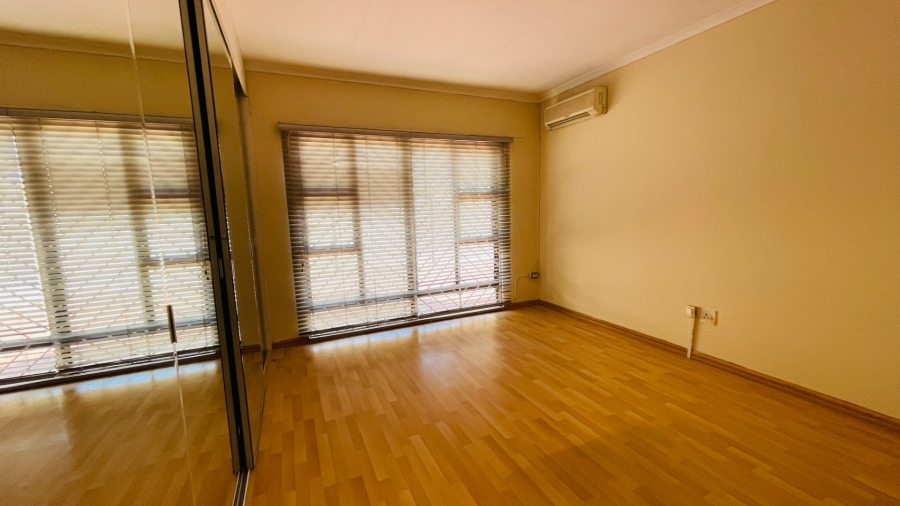 5 Bedroom Property for Sale in Van Der Hoff Park North West